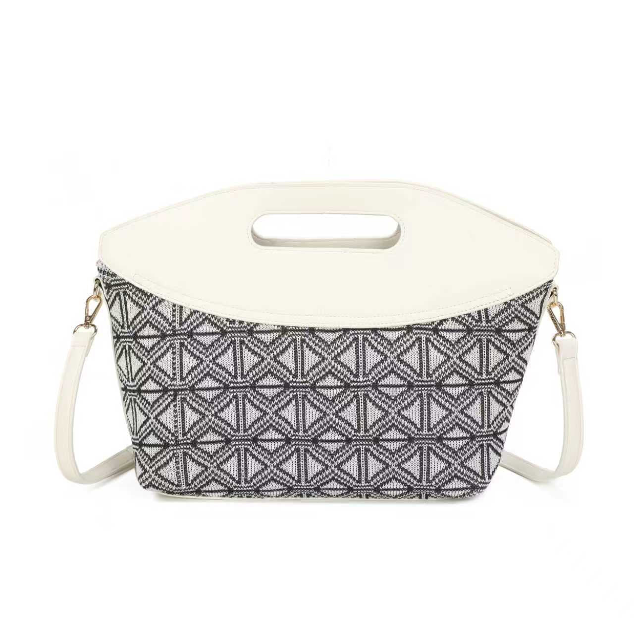 Borsa a mano prismatica geometrica in pelle lavorata a maglia Art.FF487