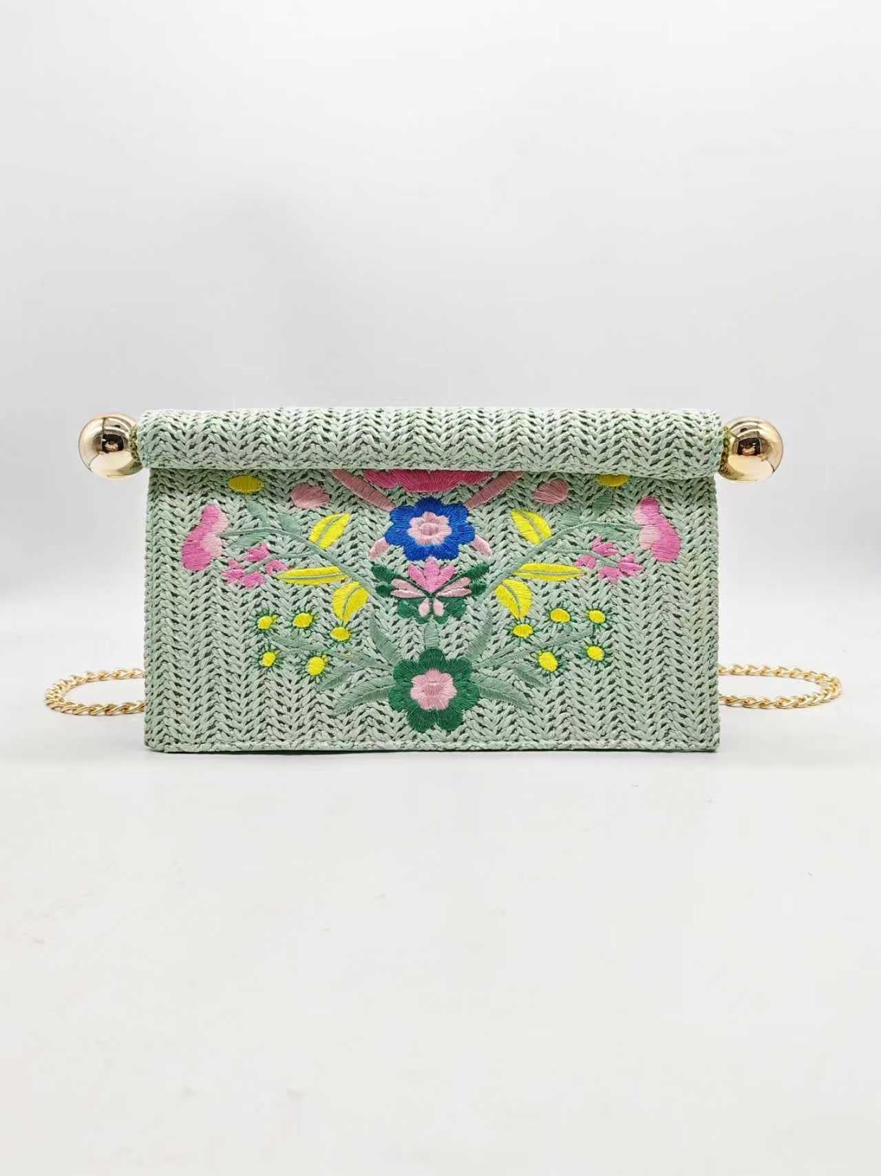Borsa da sera moda con ricamo in paglia e decorazione in metallo Art.FF27453