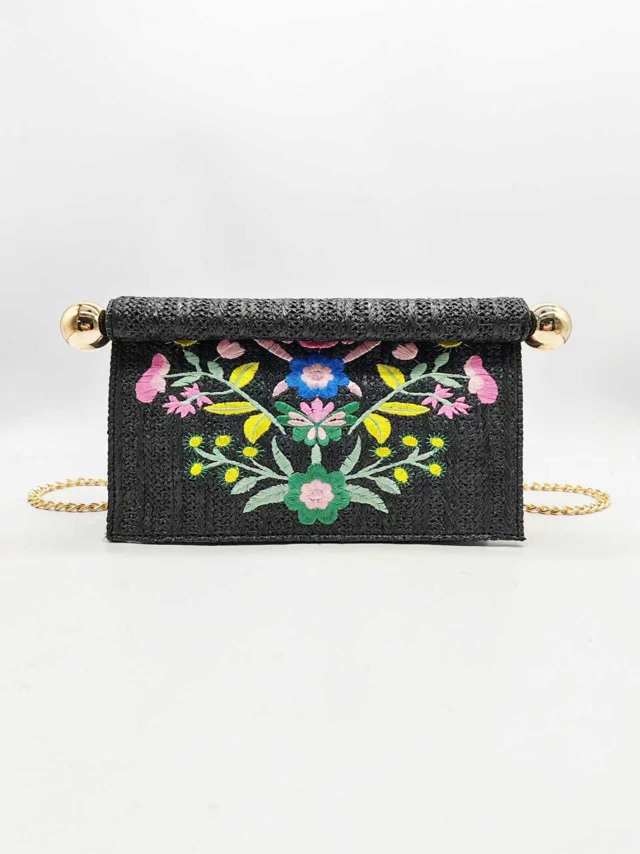 Borsa da sera moda con ricamo in paglia e decorazione in metallo Art.FF27453